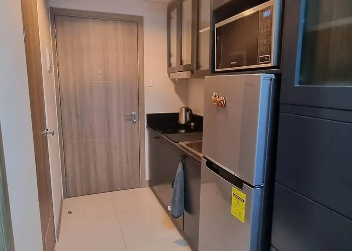 Apartment With Water Views *